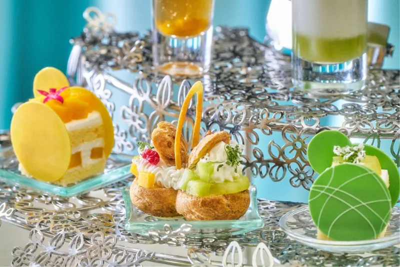 マンゴーショートケーキ、花かごシュークリーム、メロンショートケーキ