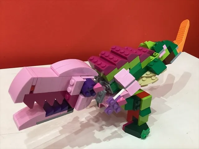 レゴブロックで作って考えよう！「きょうりゅうのいた時代」