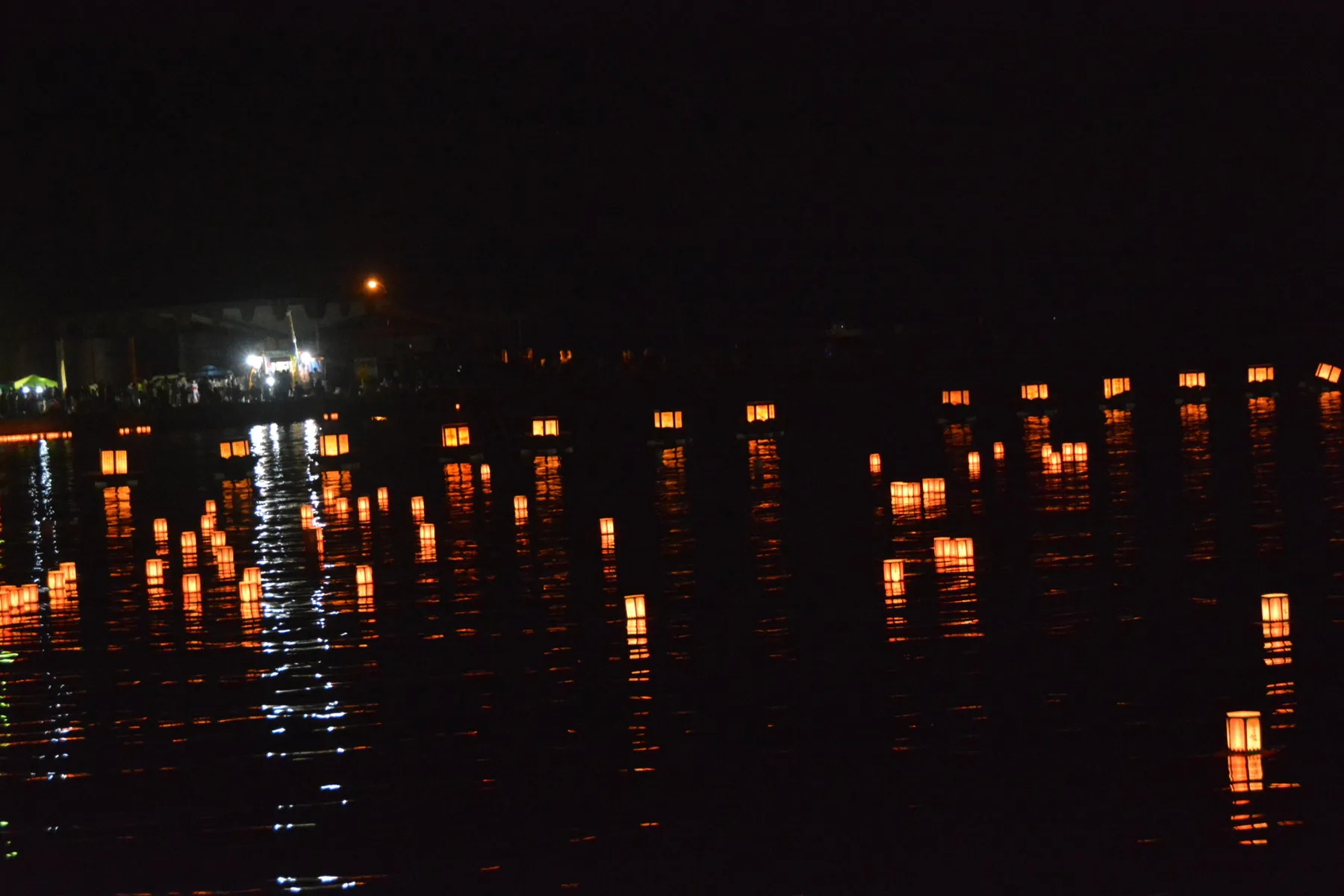 誕生寺　灯篭流し_2