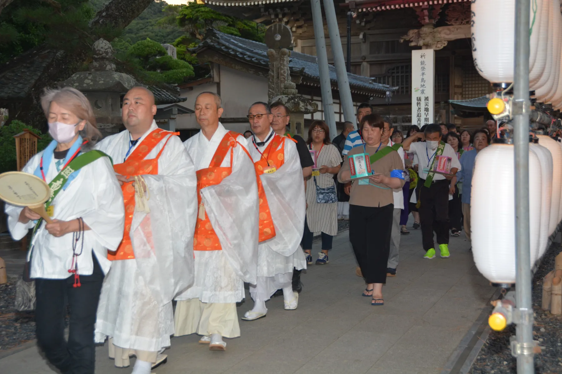 誕生寺　灯篭流し_5
