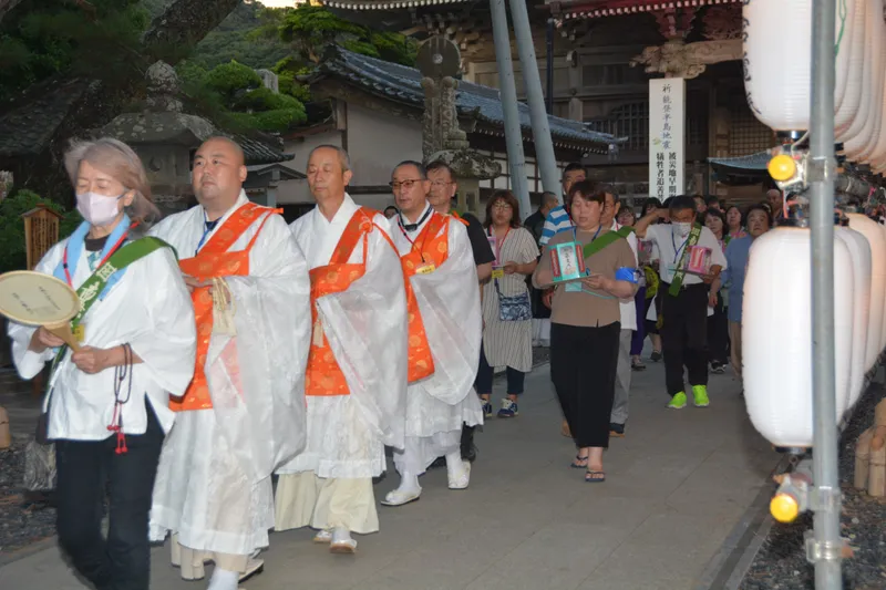 誕生寺　灯篭流し_5