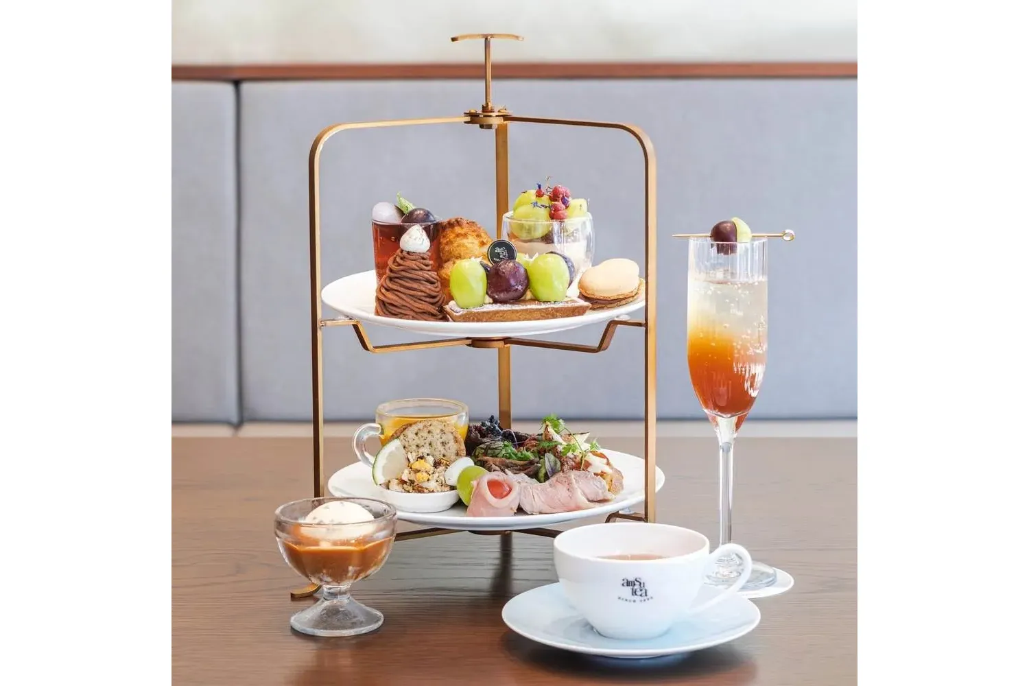 【オータムレドレンスアフタヌーンティー】マスカット、栗など【amsu tea house TOKYO】_1