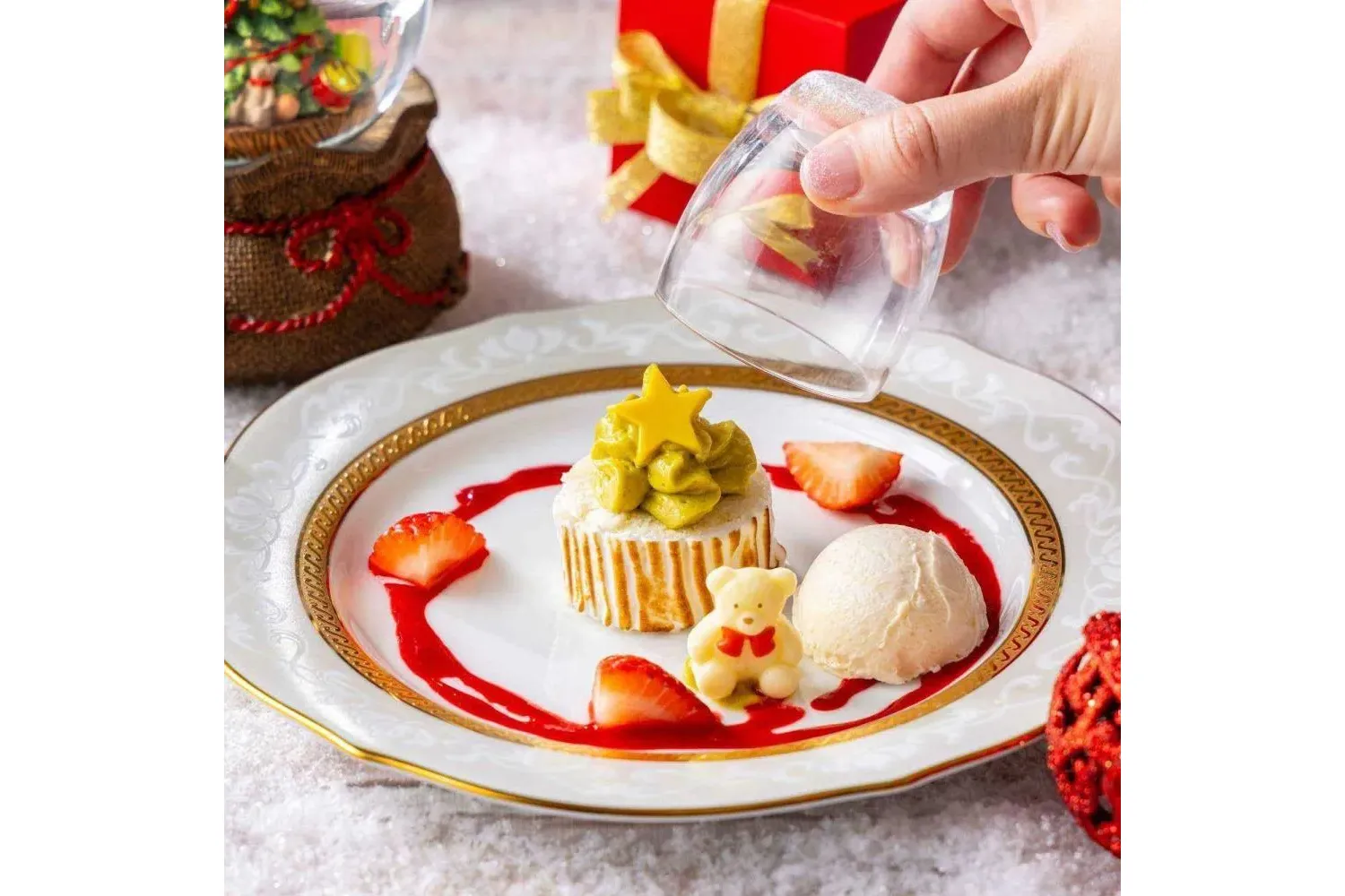 クリスマススイーツビュッフェ「Teddy Bear in London」【ヒルトン東京 