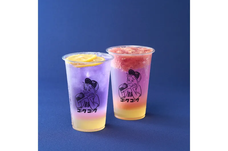 [1F GOKUGOKU](左)ブルーレモンソーダ(右)サンセットソーダ(各690円)