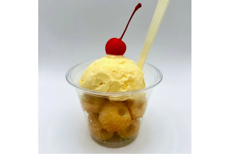 クリームソーダ　1個　750円／アヴァン＜改札内3階：おやつパーク＞