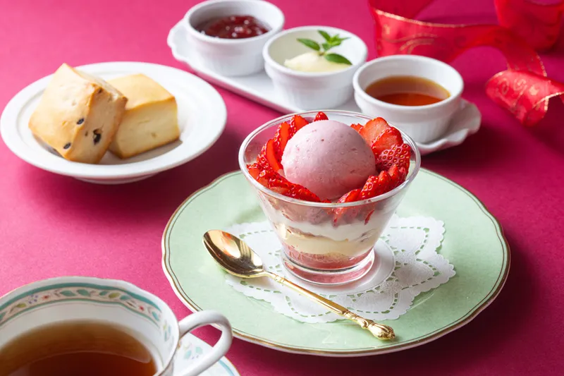 スペシャルスイーツ「いちごのトライフル」