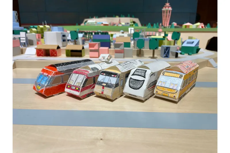 ロマンスカーのペーパークラフトを作ろう!