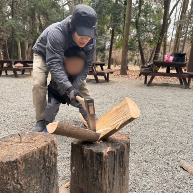 本格薪割り！焚き火ラーメン屋
