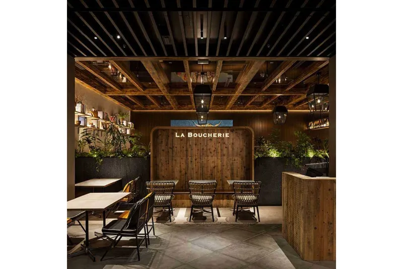 【クリスマス2025★アフタヌーンティー】セイボリー×プチガトー【BISTRO ＆ CAFE LOUNGE LA BOUCHERIE】_2