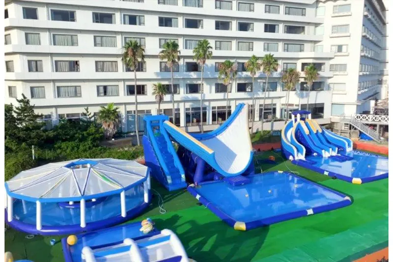 砂浜上遊具