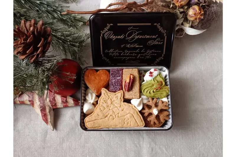 ［Le Ruisseau（ルリュイソー） 岡崎百貨店限定］ クリスマスKIKIクッキー缶