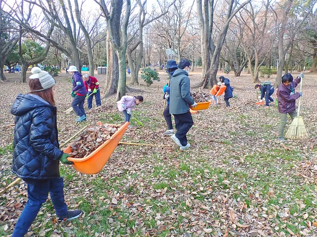 まもろう練馬の草はら　ワクワク落ち葉かき（カントウタンポポ自生地）