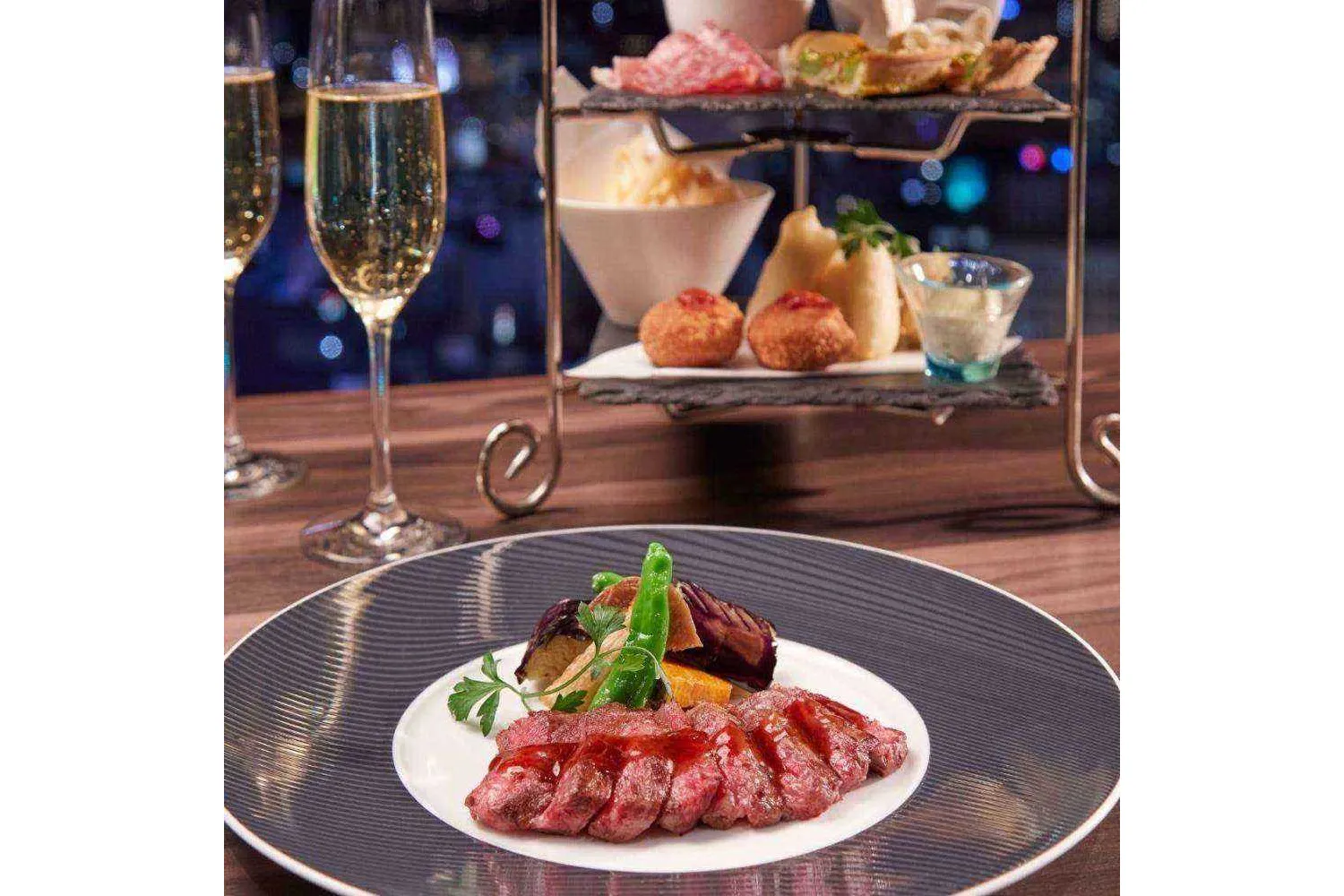 【イブニングハイティー】最上階からの夜景とステーキ＆スイーツ【新宿プリンスホテル】_2