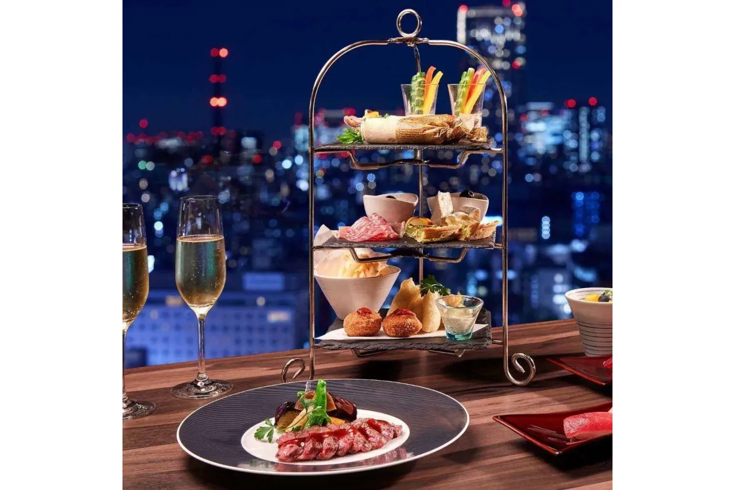 【イブニングハイティー】最上階からの夜景とステーキ＆スイーツ【新宿プリンスホテル】_1