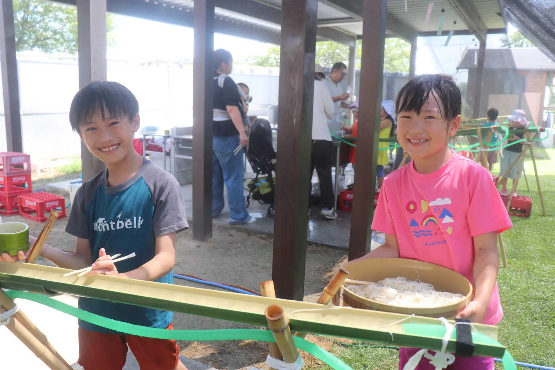 ミストで涼しく！びしょびしょ流しそうめん_6