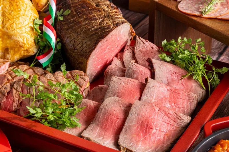 コウゴ牧場牛のローストビーフ