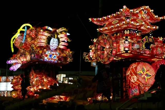 津沢夜高あんどん祭