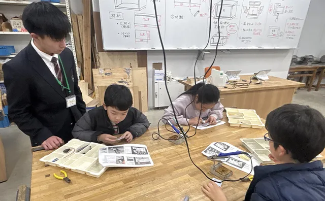 光と電気の仕組み！ ～カラーLED工作教室～