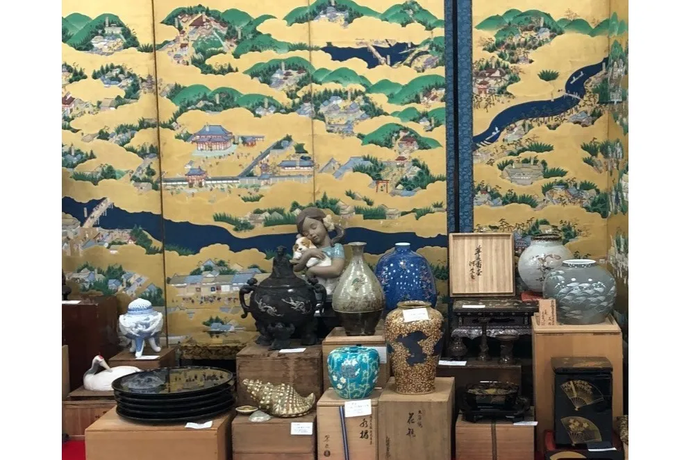骨董品　アンティーク　レトロ　ヴィンテージ 骨董と雑貨がにぎやかに並ぶ、西蒲区の「古美術たけうち