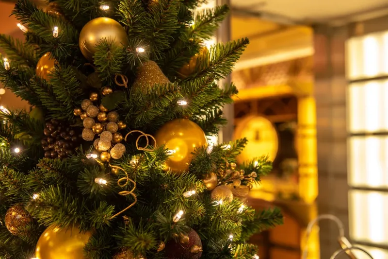 ディズニーアンバサダーホテル クリスマスデコレーション 装飾イメージ　©Disney