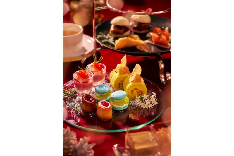 サフランの香りが広がる、クリスマス限定ロールケーキ。