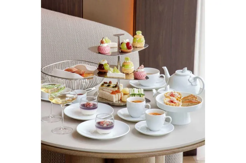 巨峰とシャインマスカットのアフタヌーンティー【フォーシーズンズホテル丸の内 東京】_1