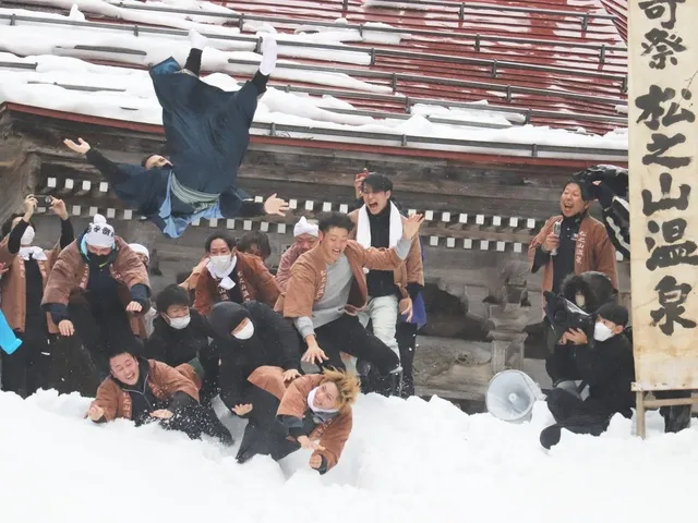 越後の奇祭　むこ投げすみ塗り