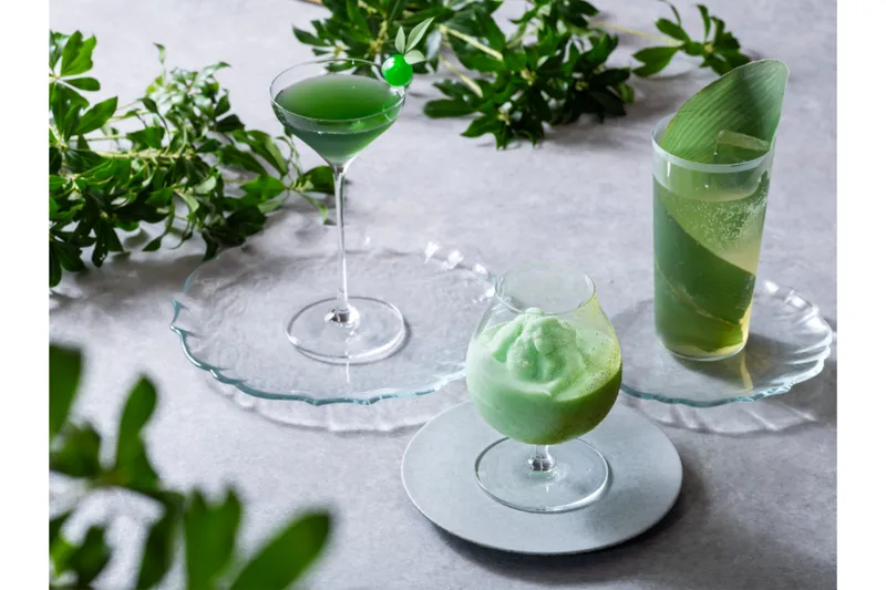 ※写真右から　スプリング ヴェール、抹茶ショコラマティーニ、翠風(すいふう・ノンアルコール)