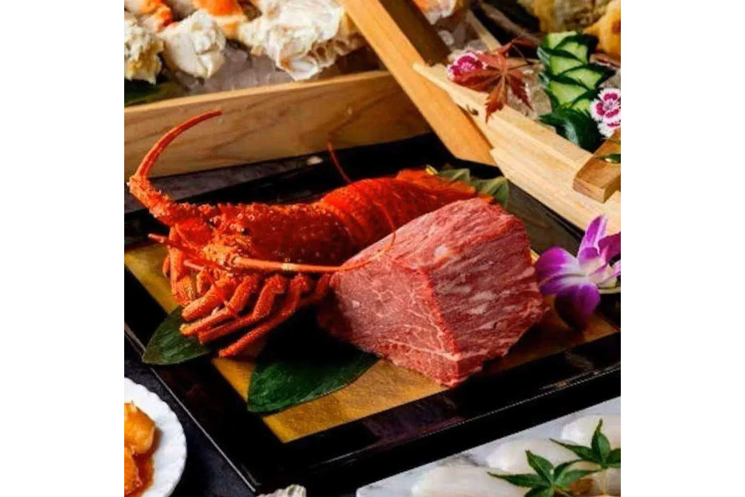 【Xmas2025】伊勢海老&黒毛和牛を贅沢に！焼肉&和洋中ブッフェ【海鮮ブッフェダイニング 銀座八芳 新宿店】_1