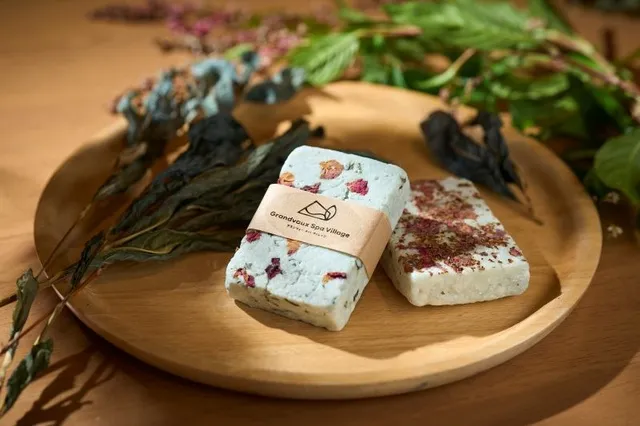 藍の石鹸づくり