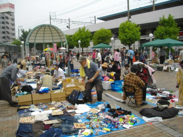 亀有駅前リリオパーク　フリーマーケット（4月）_1