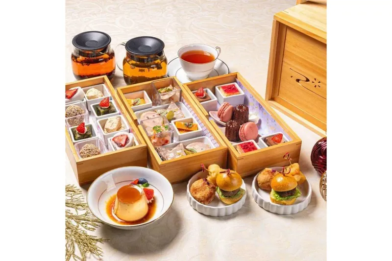 【冬のアフタヌーンティー】彩り鮮やかなメニューと自家製プリン【tcc GINZAの洋食】