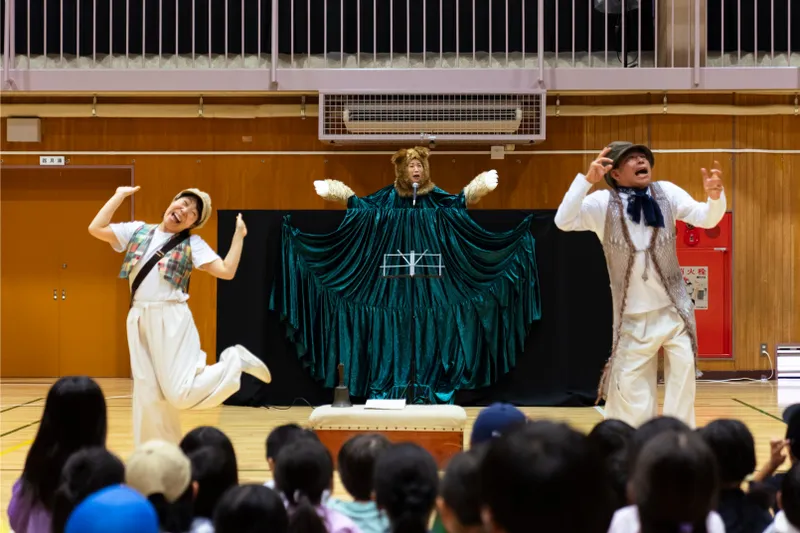 よみしばい『あらしのよるに』　Photo © 西野正将