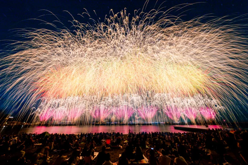 土肥サマーフェスティバル海上花火大会_2