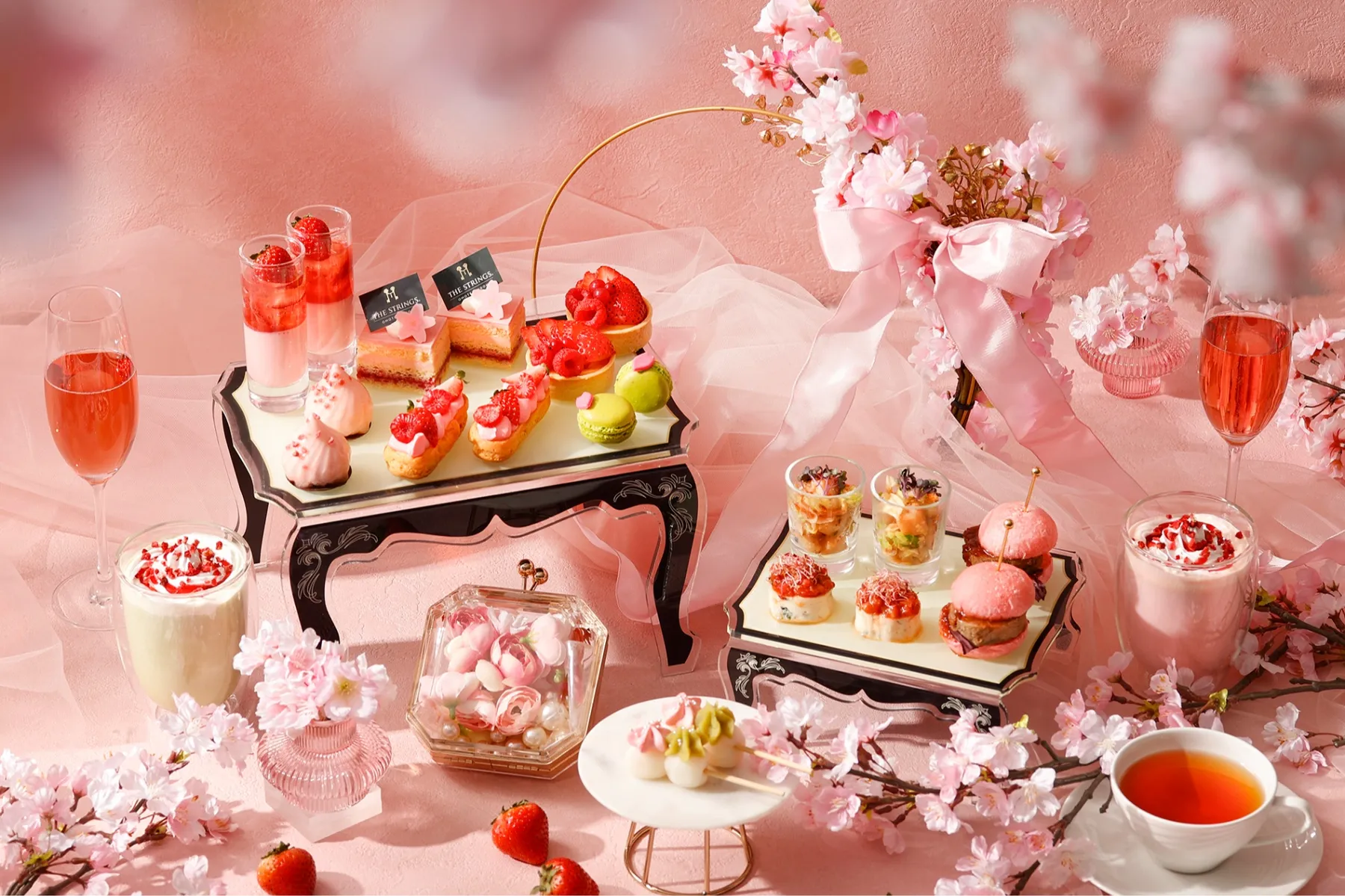 桜×いちご お花見アフタヌーンティー【ザ ストリングス 表参道】_1