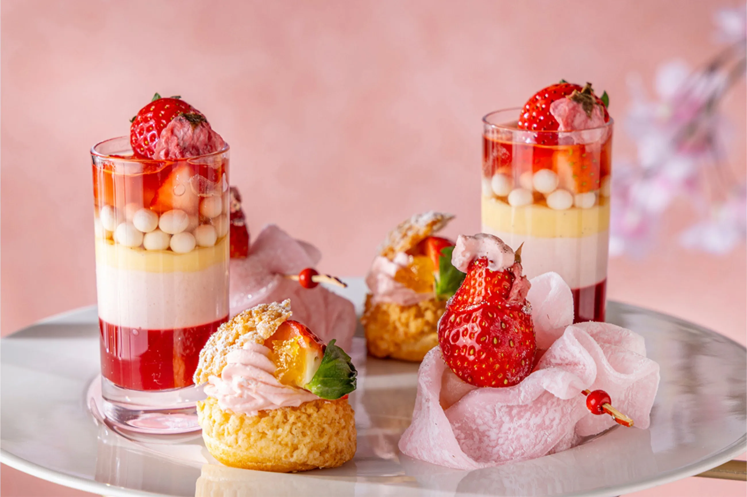 桜いちごセレクション アフタヌーンティー【ストリングスホテル東京