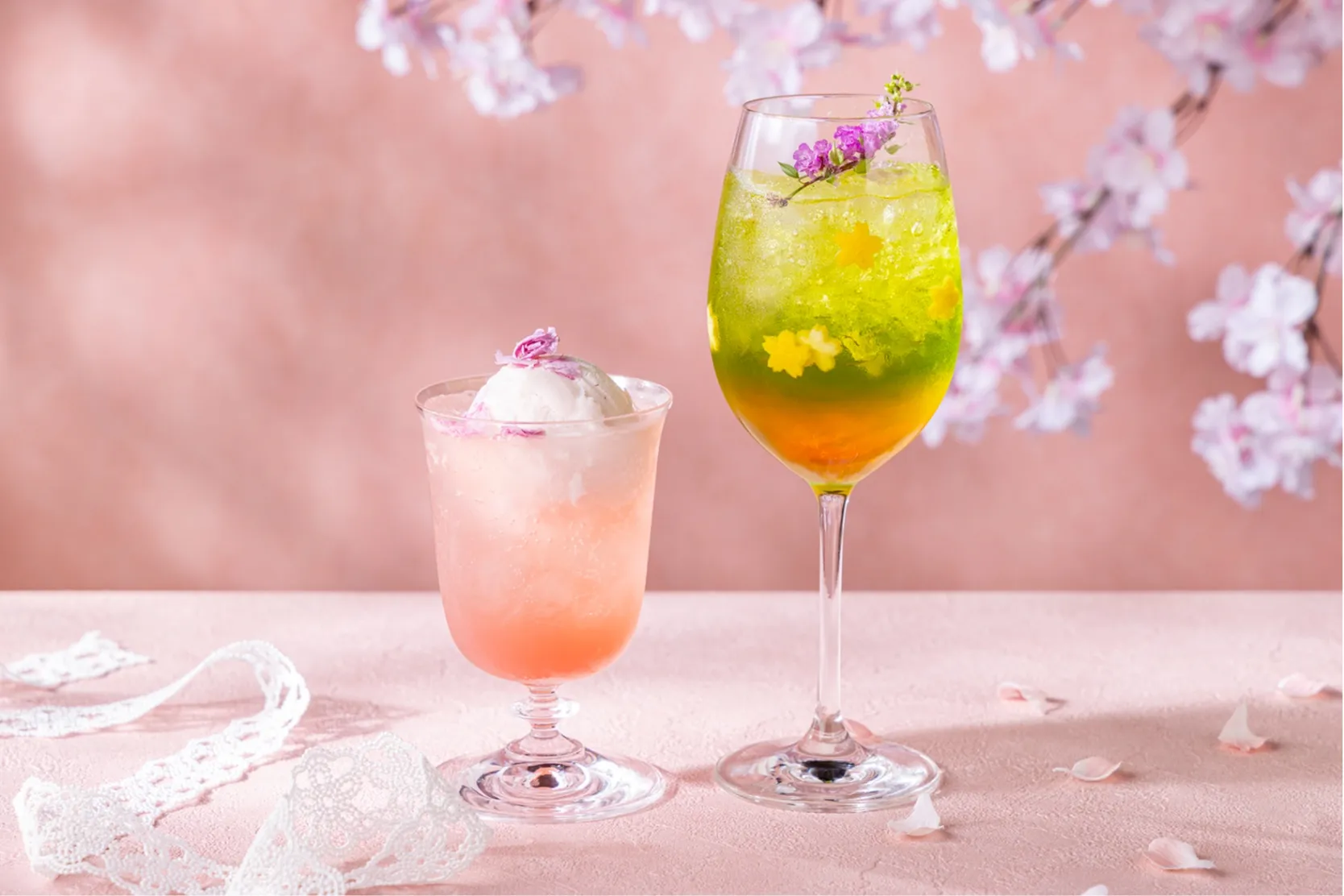 レア★INFINITA サドル ピンク　グラフィックデザイン　デッドストック 桜いちごセレクション アフタヌーンティー【ストリングスホテル東京