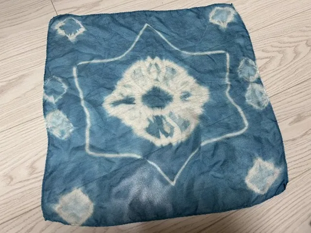 藍染教室　シルクを染めよう！
