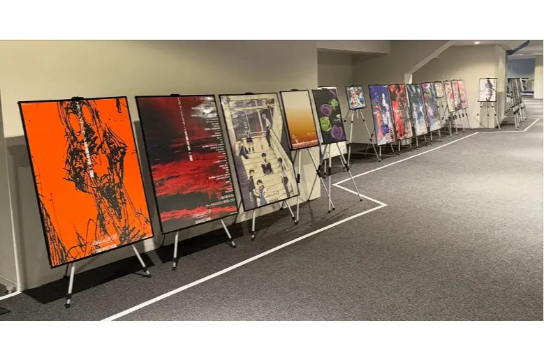 ＊写真は「EVANGELION:30+； 30th ANNIVERSARY OF EVANGELION」の展示の様子です。今回の特別展示とは異なります。