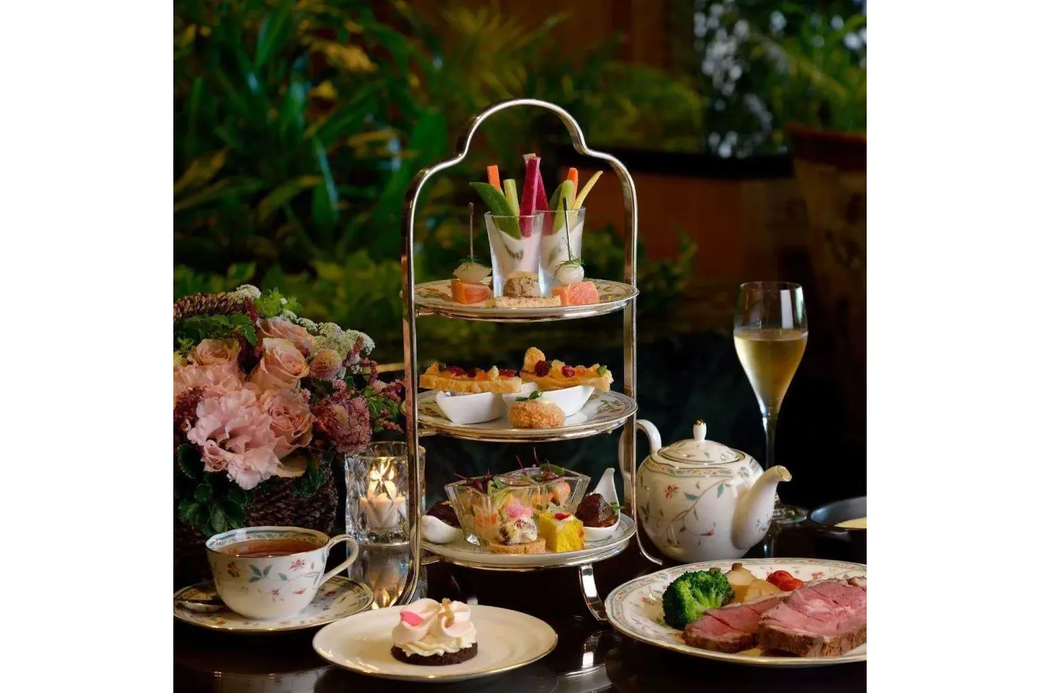 【イブニングハイティー～桜～】シェフ特製ローストビーフも堪能【ホテル椿山荘東京】_1