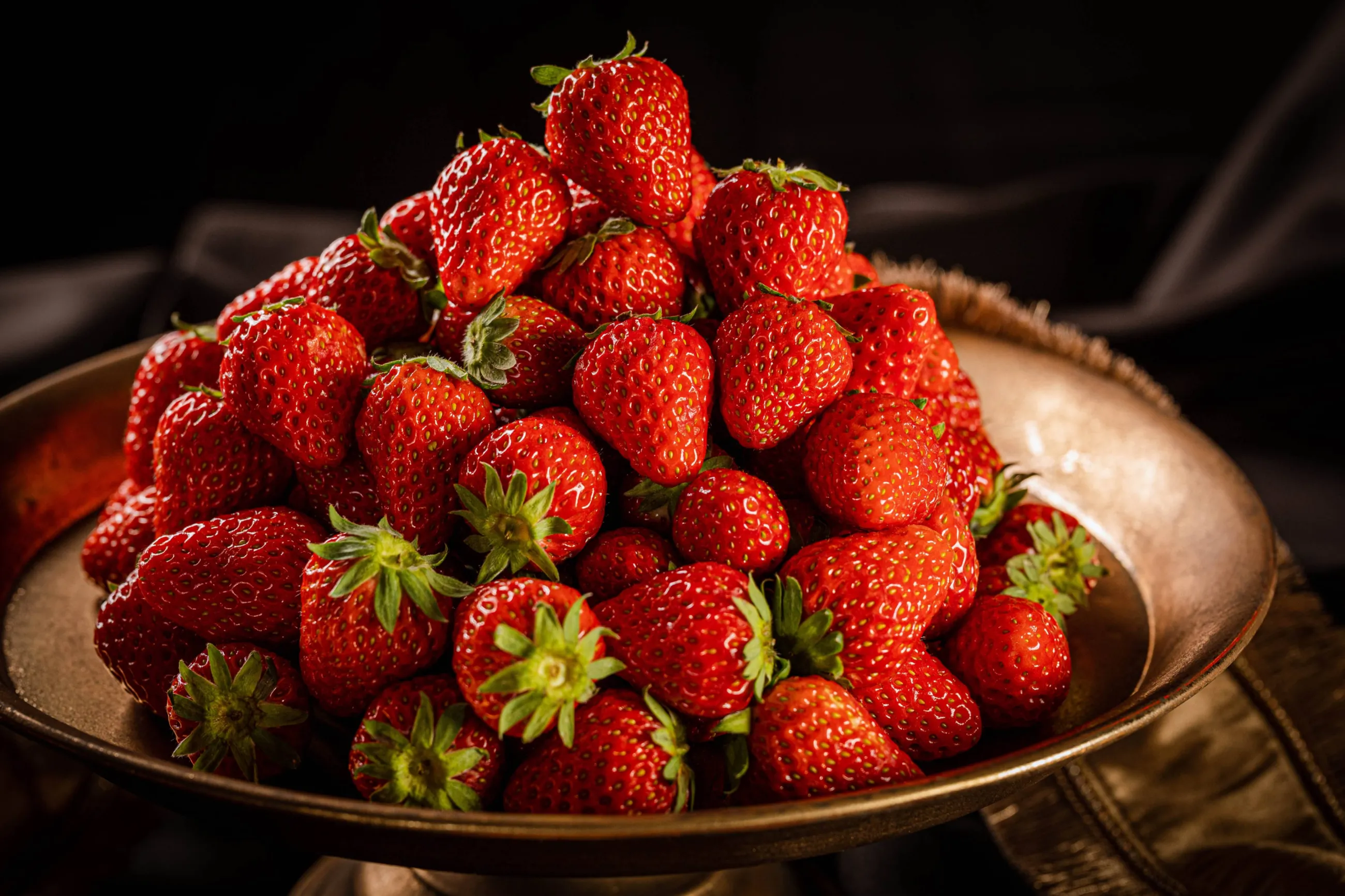 苺(2) いちご（2S） 【業務用食材の仕入れなら八面六臂】