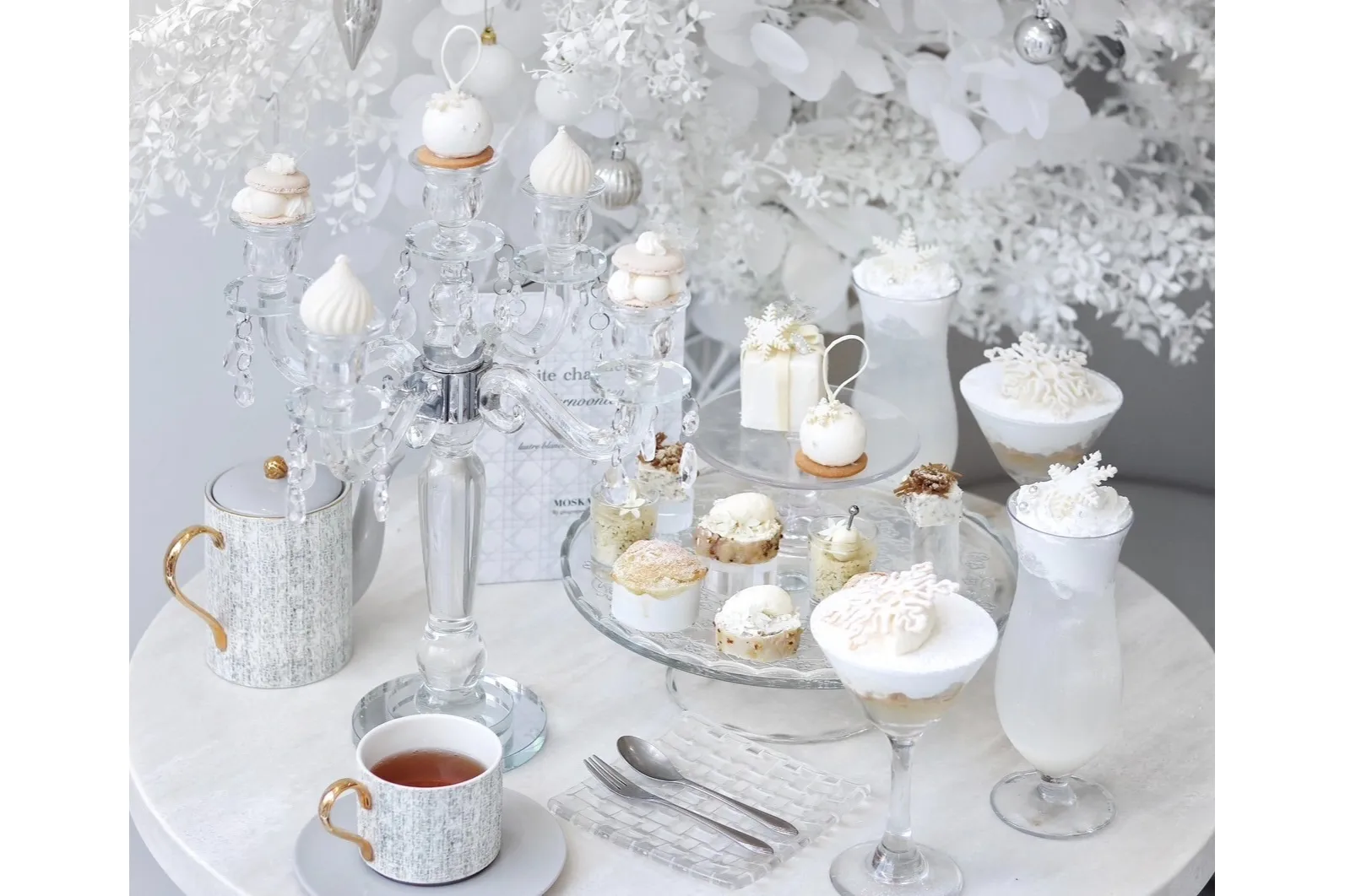 White chandelier Afternoon tea_1