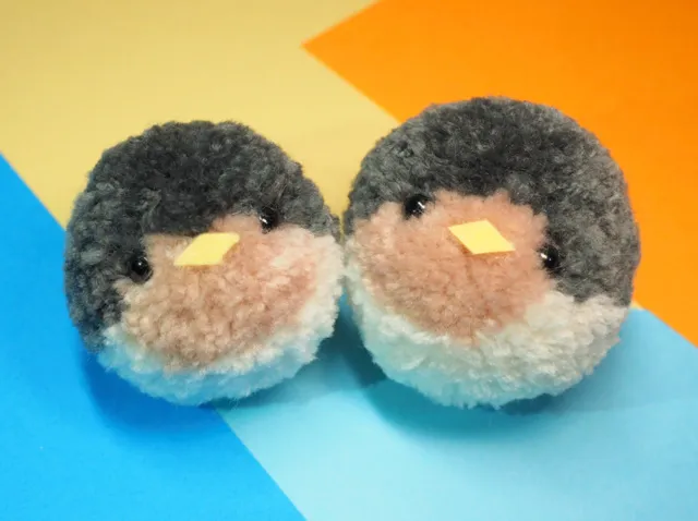 毛糸のポンポンでツバメのヒナをつくろう