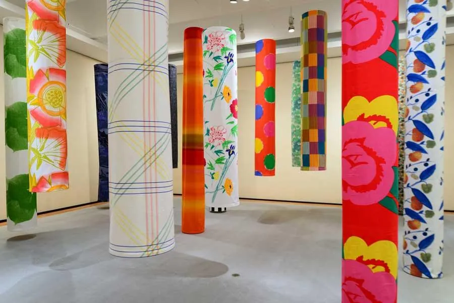 石本藤雄展 －マリメッコの花から陶の実へ－
