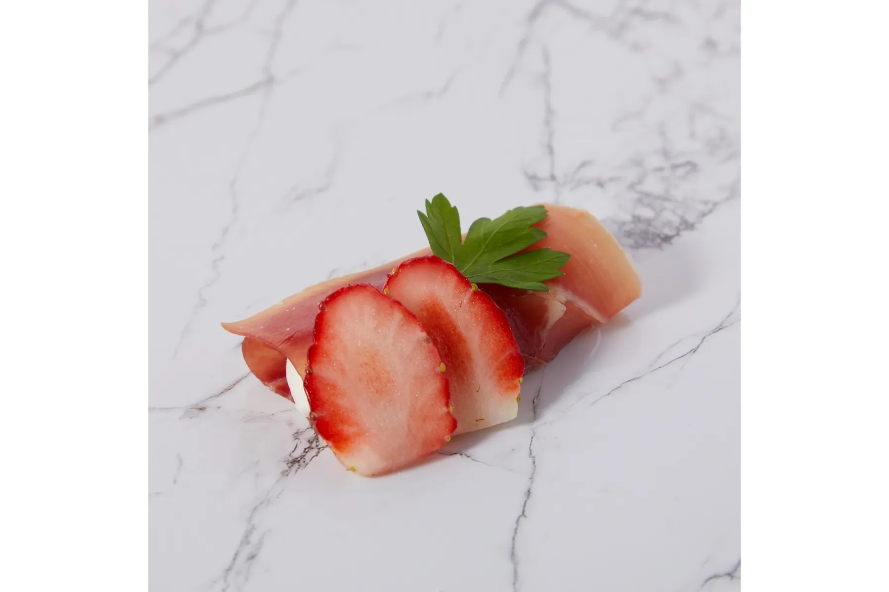 LOUANGE TOKYO STRAWBERRY FAIR 2025-2026【LOUANGE TOKYO Le Musée】_12