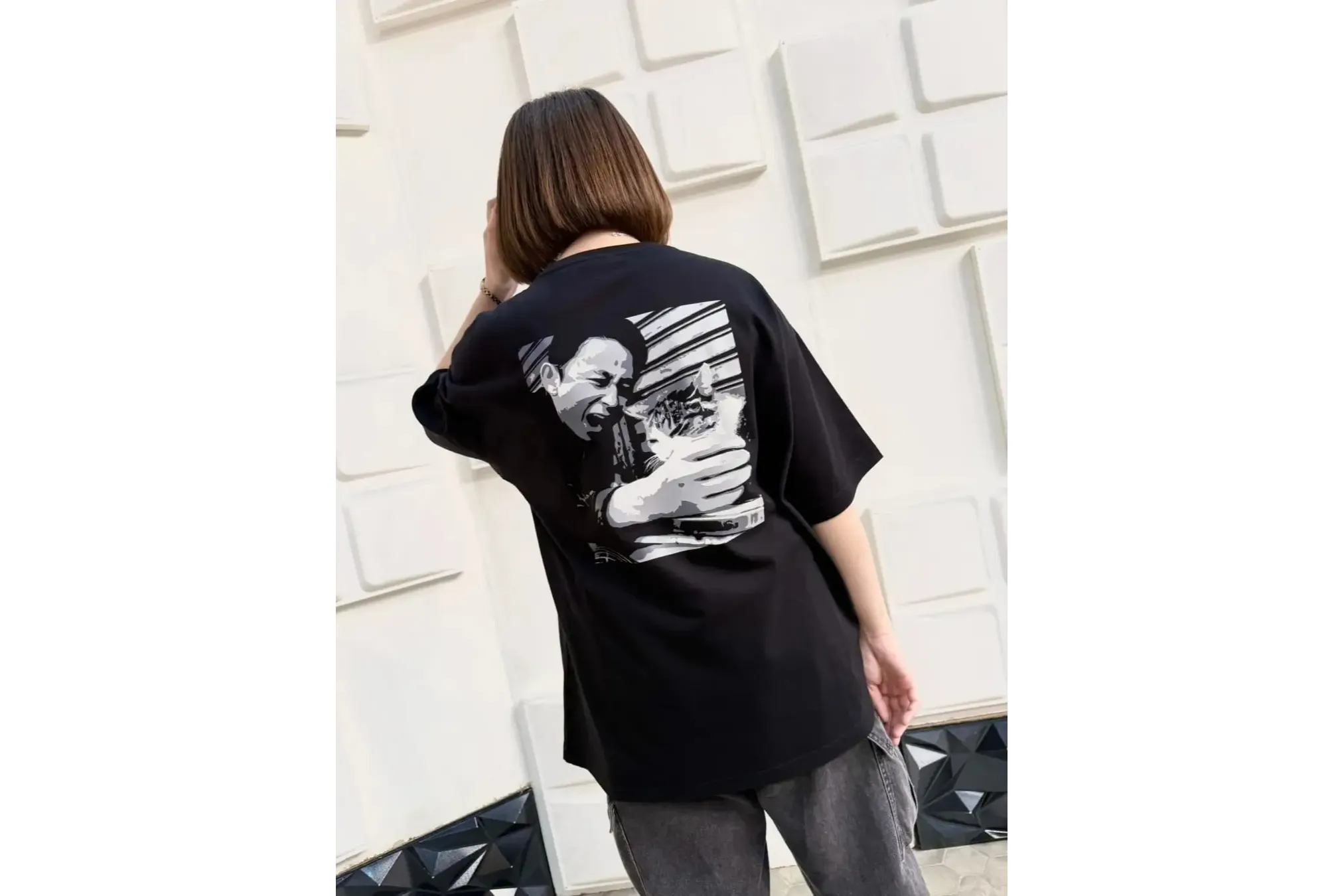 有吉ぃぃeeeee! Tシャツ（猫に噛まれる有吉）Mサイズ 有吉ぃぃeeeee！ on X: 