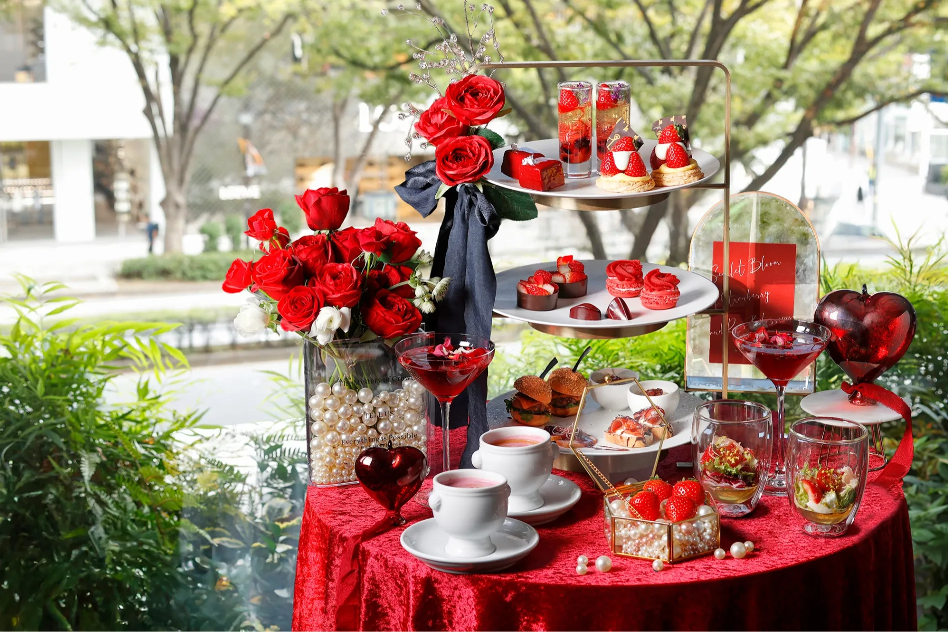 ストロベリー&ローズ アフタヌーンティー ～Rouge Coffret（ルージュ