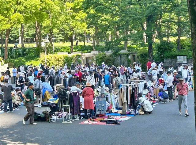 新宿中央公園フリーマーケット（5月）