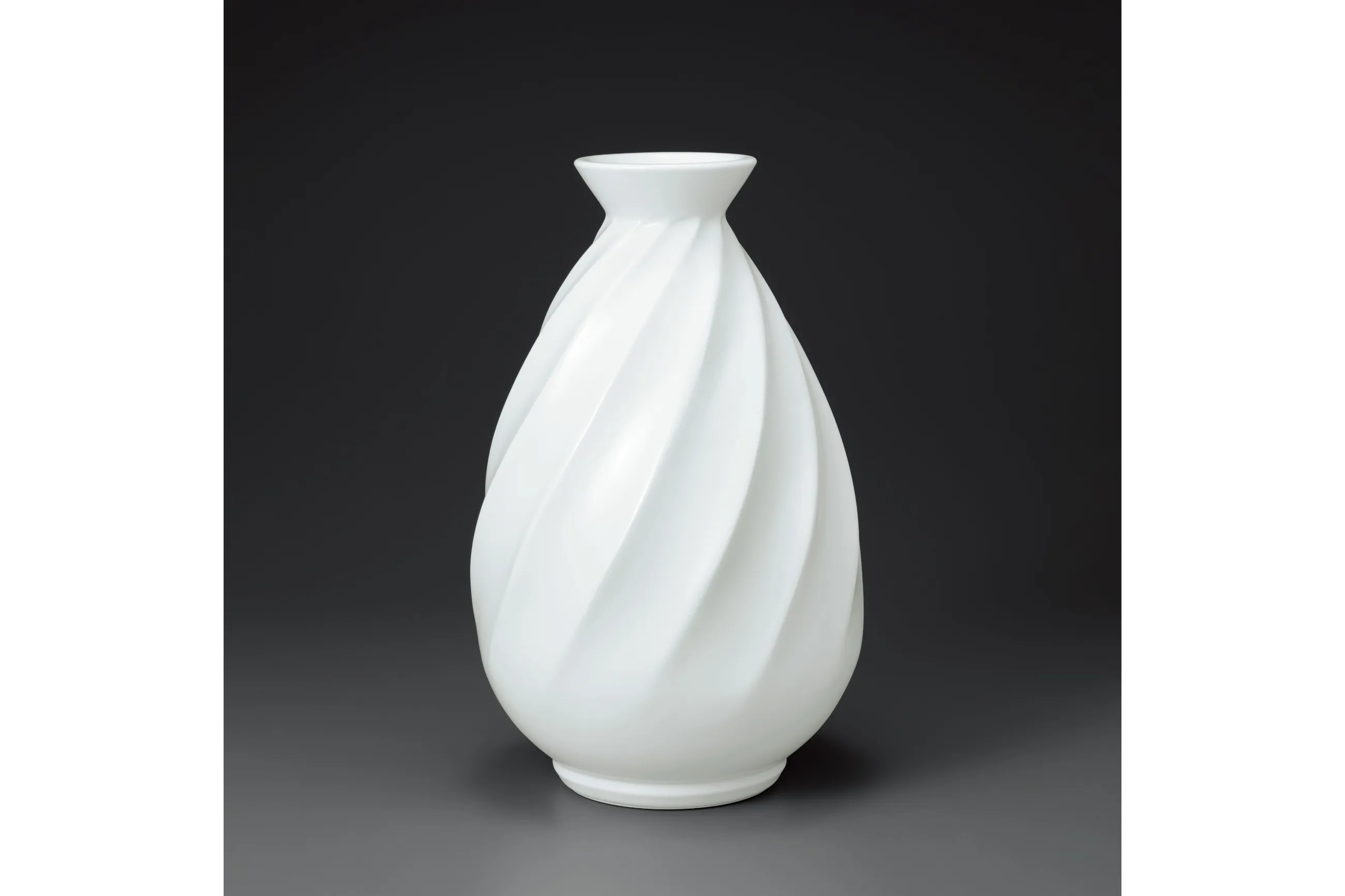 井上萬二白磁展 ―花咲くうつわたち―