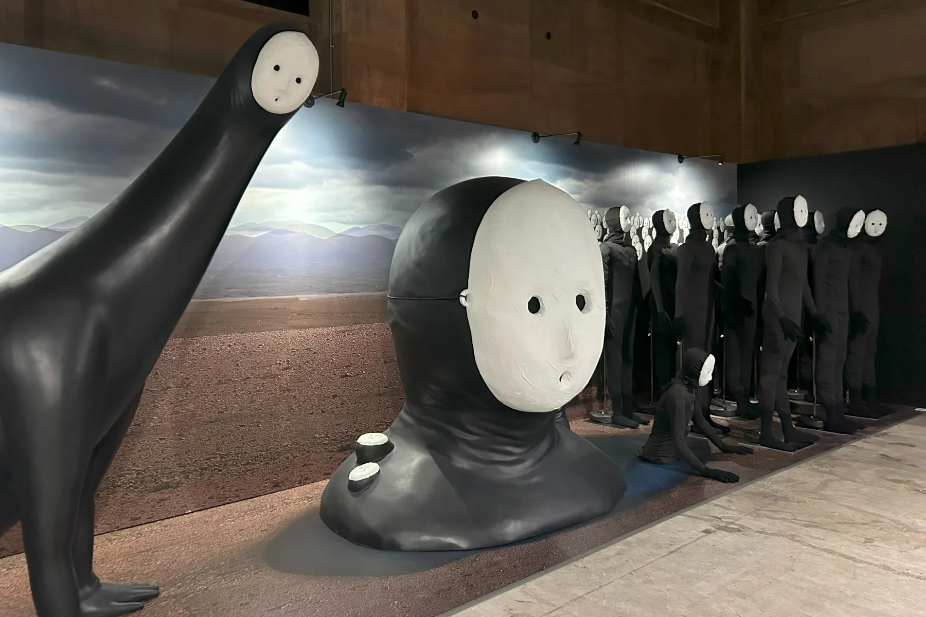 ＜雨穴の変な世界展。＞展示物（2026年撮影：レッツエンジョイ東京編集部）